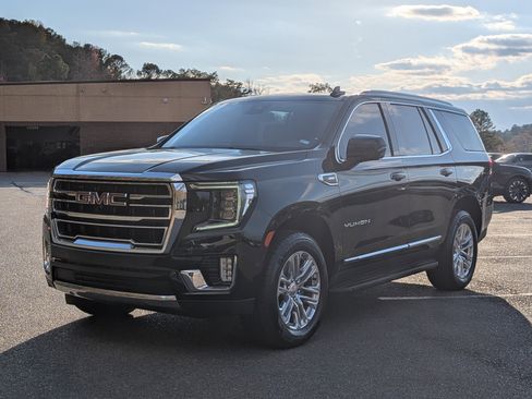 Used 2023 GMC Yukon SLT w/ SLT Luxury Package image 5