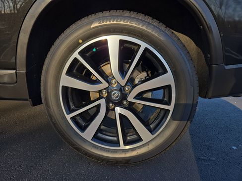 Used 2019 Nissan Rogue SL image 11