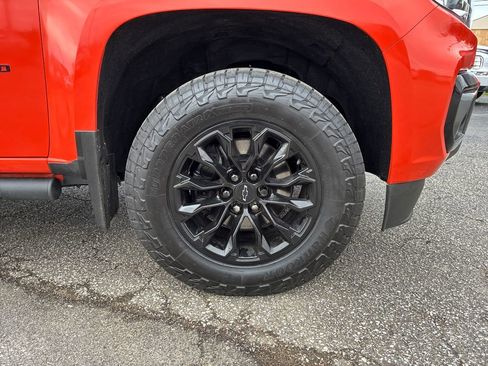 Used 2021 Chevrolet Colorado Z71 w/ Safety Package AWD/4WD image 9