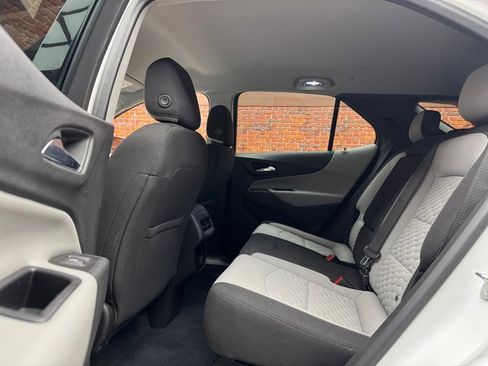 Used 2018 Chevrolet Equinox LT image 23