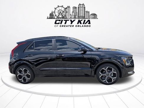 Used 2025 Kia Niro EX Touring FWD image 6