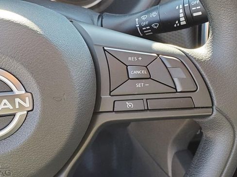 Certified 2025 Nissan Kicks Play S image 19