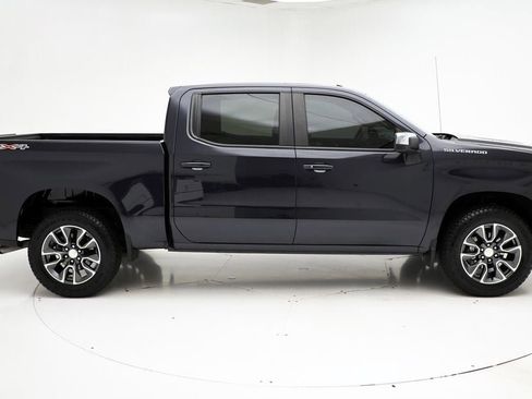Used 2023 Chevrolet Silverado 1500 LT image 3