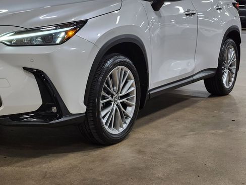 Used 2025 Lexus NX 350 Premium AWD image 17