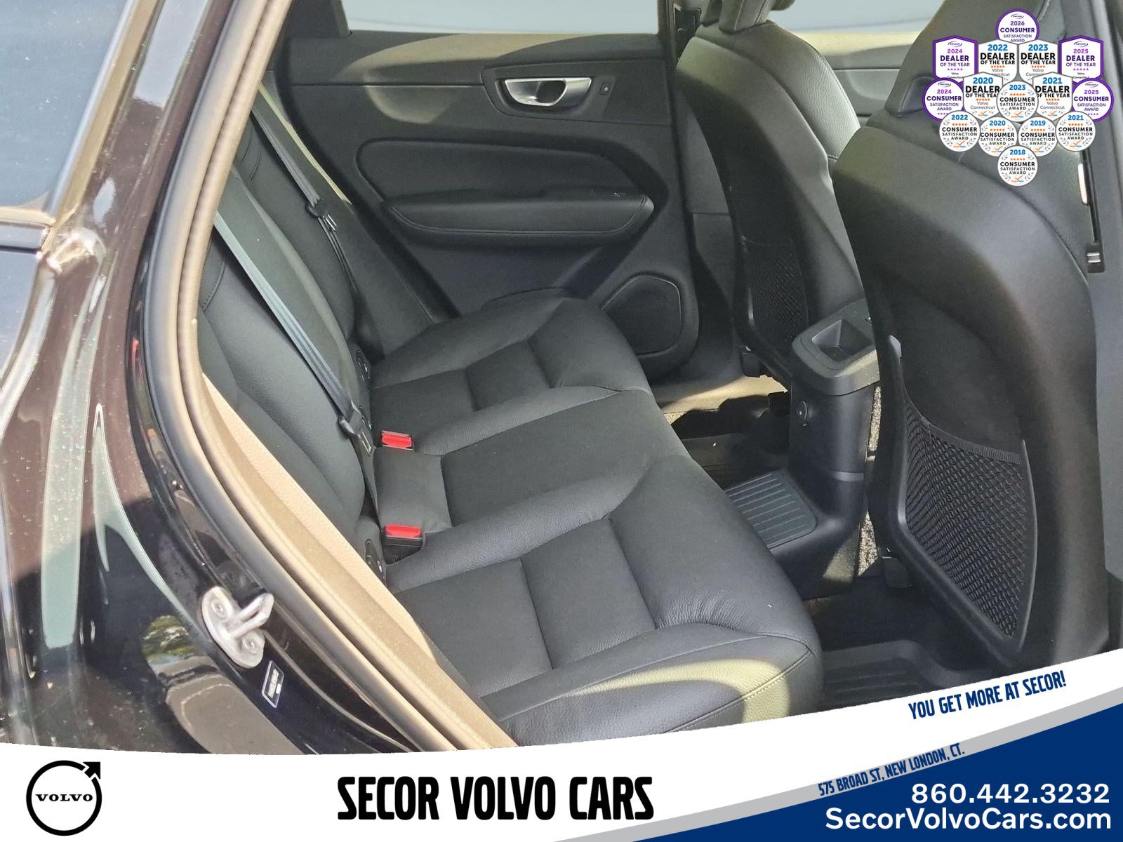Certified 2024 Volvo XC60 T8 Plus w/ Protection Package Premier AWD/4WD image 22