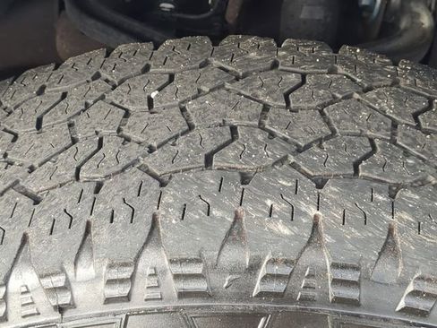 Used 2024 Chevrolet Silverado 2500 Custom w/ Custom Value Package image 13