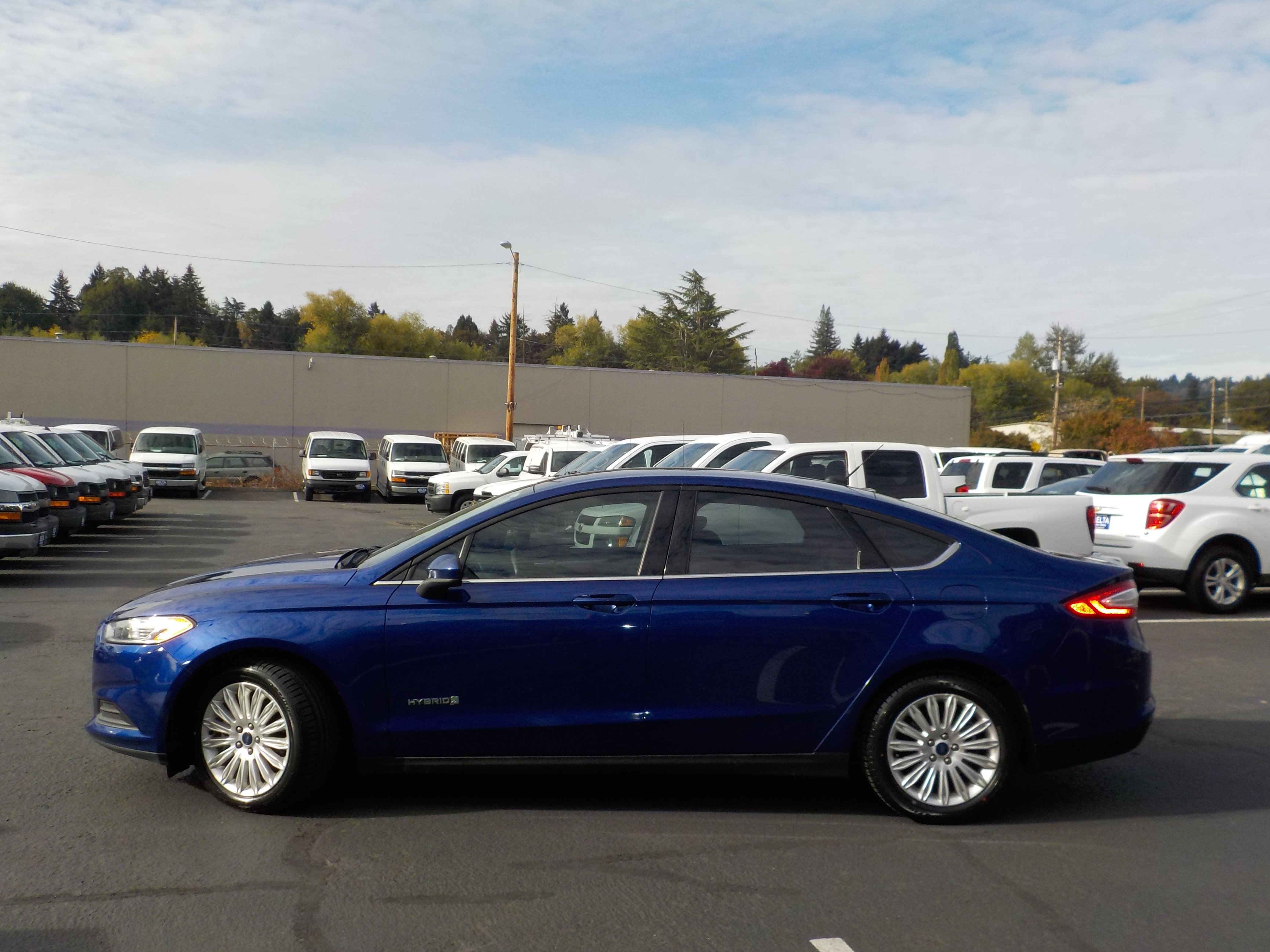 Used 2016 Ford Fusion S FWD image 2