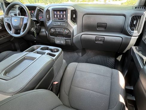 Used 2020 Chevrolet Silverado 1500 Custom w/ Custom Value Package image 19