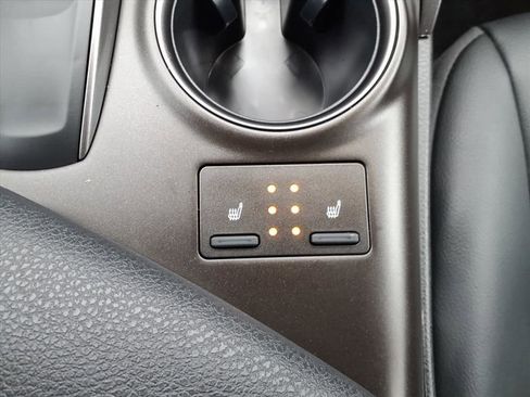 Certified 2022 Toyota Camry SE image 17