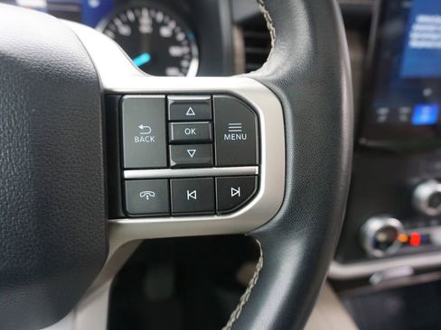 Used 2024 Ford Expedition Limited image 9