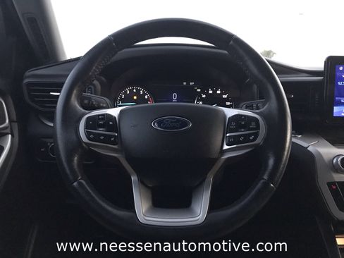 Used 2022 Ford Explorer XLT image 38