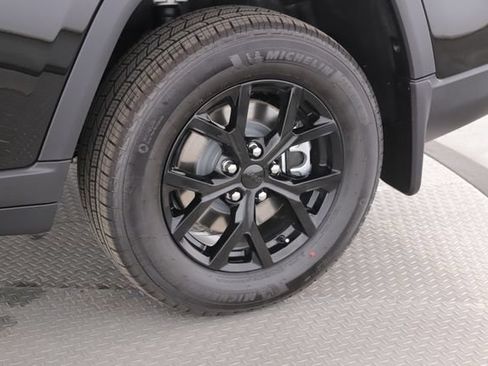 Used 2026 Jeep Grand Cherokee L 4WD image 14