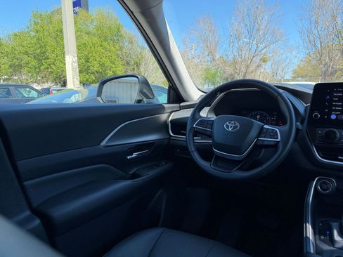 Used 2025 Toyota Grand Highlander FWD image 35