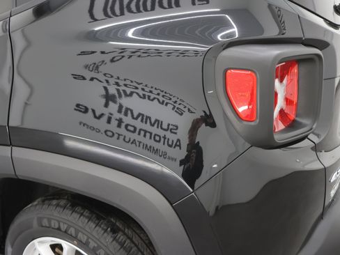 Used 2019 Jeep Renegade Latitude image 26