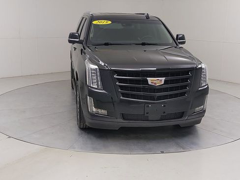 Used 2019 Cadillac Escalade Premium Luxury w/ Escalade Sport Edition AWD/4WD image 11