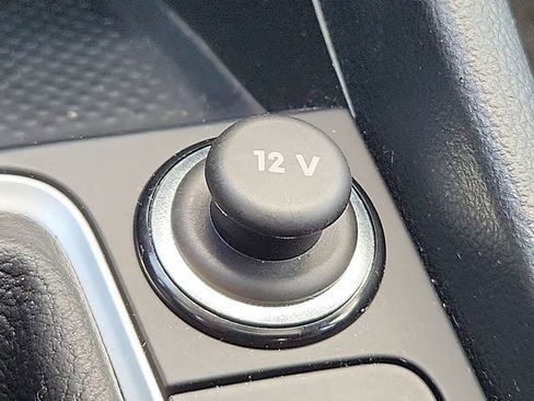 Used 2022 Volkswagen Jetta SE FWD image 25