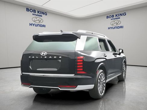 New 2026 Hyundai Palisade Calligraphy FWD image 11