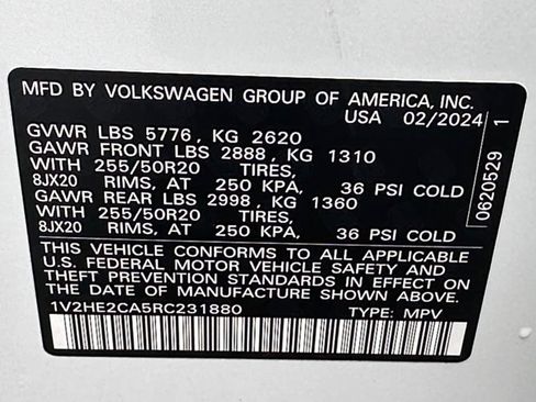 Used 2024 Volkswagen Atlas Cross Sport SE AWD/4WD image 25