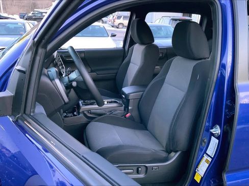 Used 2023 Toyota Tacoma TRD Off-Road image 9