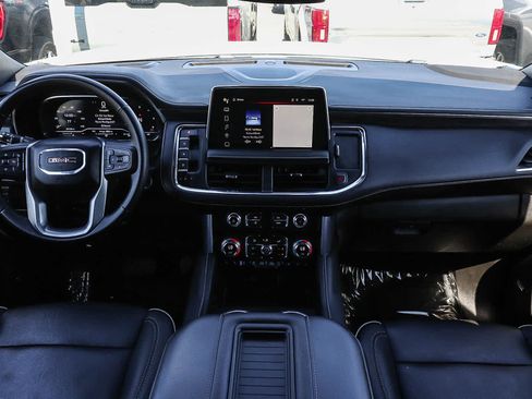 Used 2024 GMC Yukon XL SLT image 11