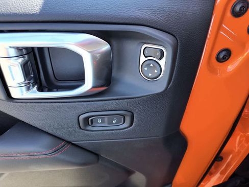 New 2025 Jeep Gladiator Rubicon w/ Convenience Group image 13