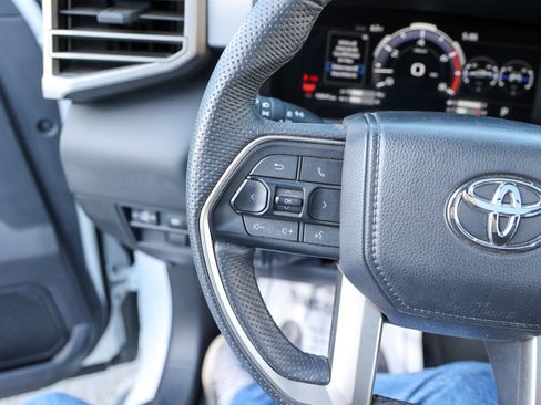 Used 2025 Toyota Tundra Limited image 20