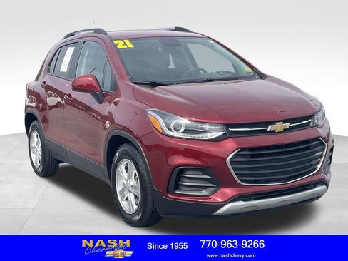 Used 2021 Chevrolet Trax LT w/ LT Convenience Package image 1