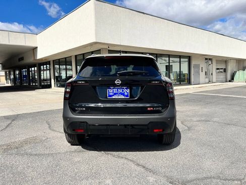 New 2025 Nissan Kicks SR image 6