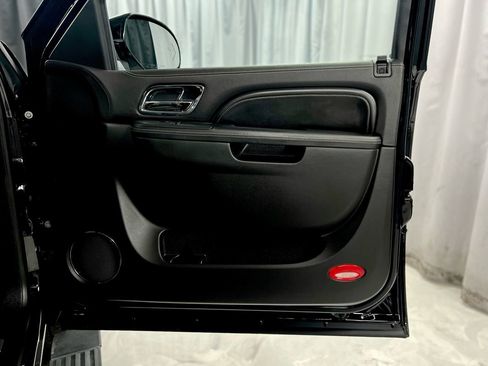 Used 2014 Cadillac Escalade ESV Platinum image 35