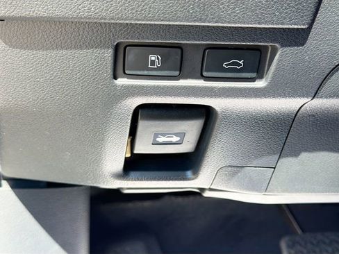 Used 2025 Lexus ES 350 w/ Premium Package image 35