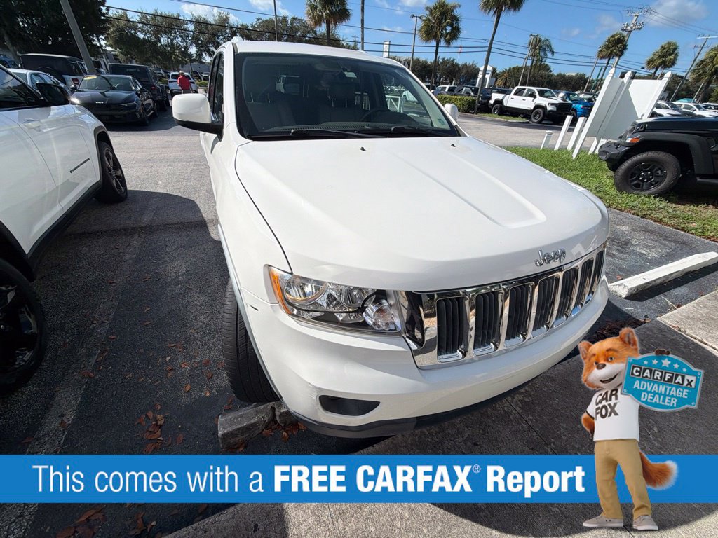 Used 2011 Jeep Grand Cherokee Laredo RWD image 3