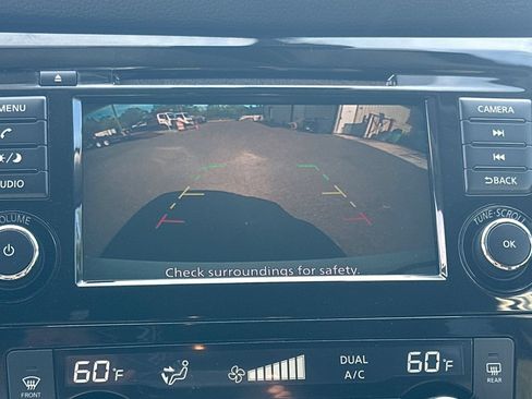 Used 2019 Nissan Rogue SV AWD/4WD image 33