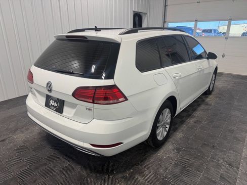 Used 2018 Volkswagen Golf S image 3