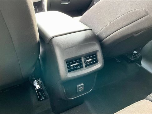 Used 2022 Chevrolet Equinox LS w/ LS Convenience Package AWD/4WD image 9