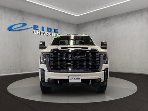 Used 2024 GMC Sierra 3500 Denali Ultimate AWD/4WD image 6