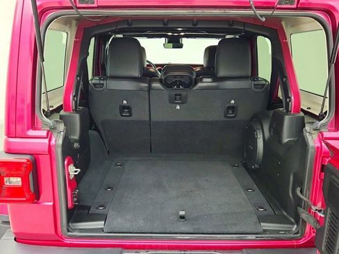 Used 2022 Jeep Wrangler Unlimited Rubicon w/ LED Lighting Group image 23