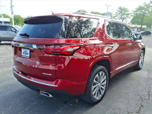Used 2023 Chevrolet Traverse Premier FWD image 7
