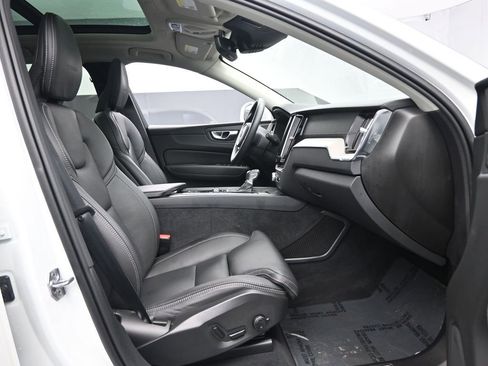 Used 2020 Volvo XC60 T6 Inscription w/ Protection Package Premier image 35