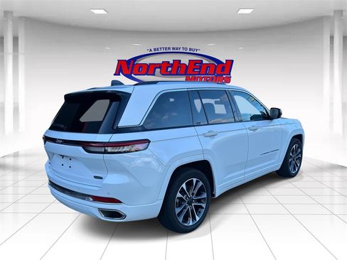 Used 2022 Jeep Grand Cherokee Overland image 3