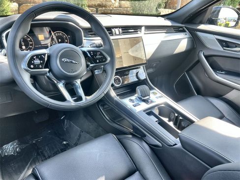 Used 2025 Jaguar F-PACE R-Dynamic S image 13