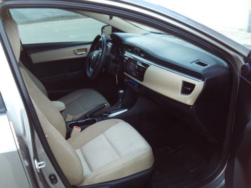 Used 2015 Toyota Corolla LE image 19