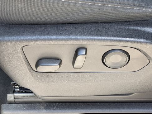 Used 2022 Chevrolet Silverado 1500 LT RWD image 18