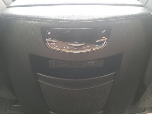 Used 2018 Cadillac Escalade Platinum AWD/4WD image 15
