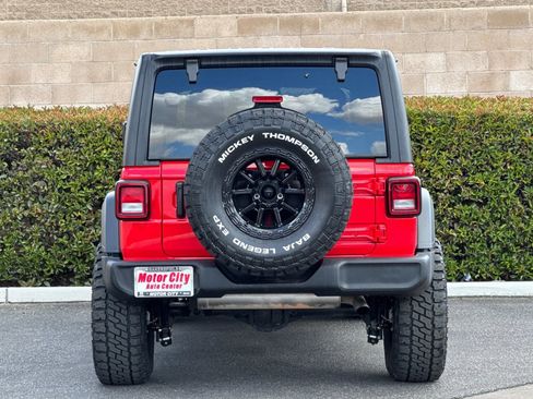Used 2025 Jeep Wrangler Unlimited Sport AWD/4WD image 5