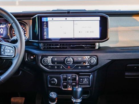 New 2026 Jeep Gladiator Sport image 14