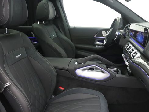 New 2026 Mercedes-Benz GLS 63 AMG 4MATIC image 9