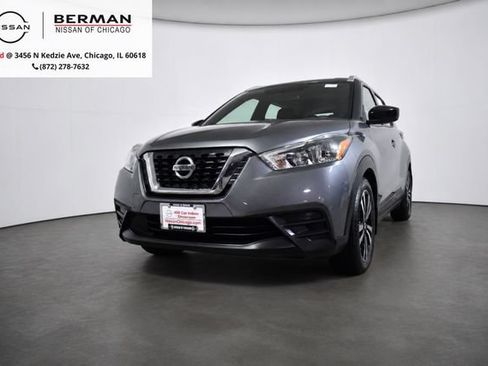 Used 2018 Nissan Kicks SV FWD image 1