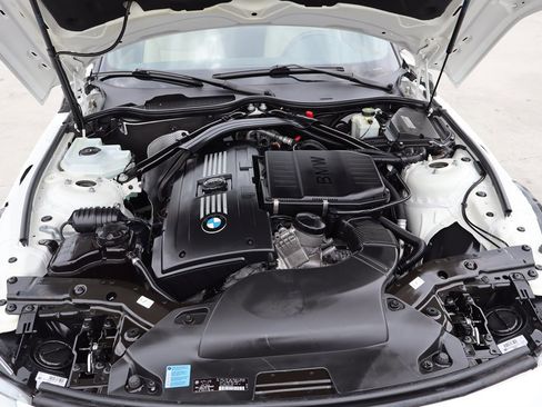 Used 2010 BMW Z4 sDrive35i RWD image 36