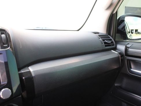 Used 2021 Toyota 4Runner TRD Off-Road Premium w/ Moonroof Package AWD/4WD image 18