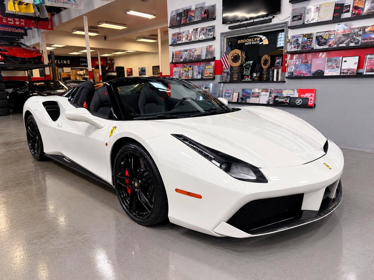 Used 2018 Ferrari 488 Spider RWD image 3